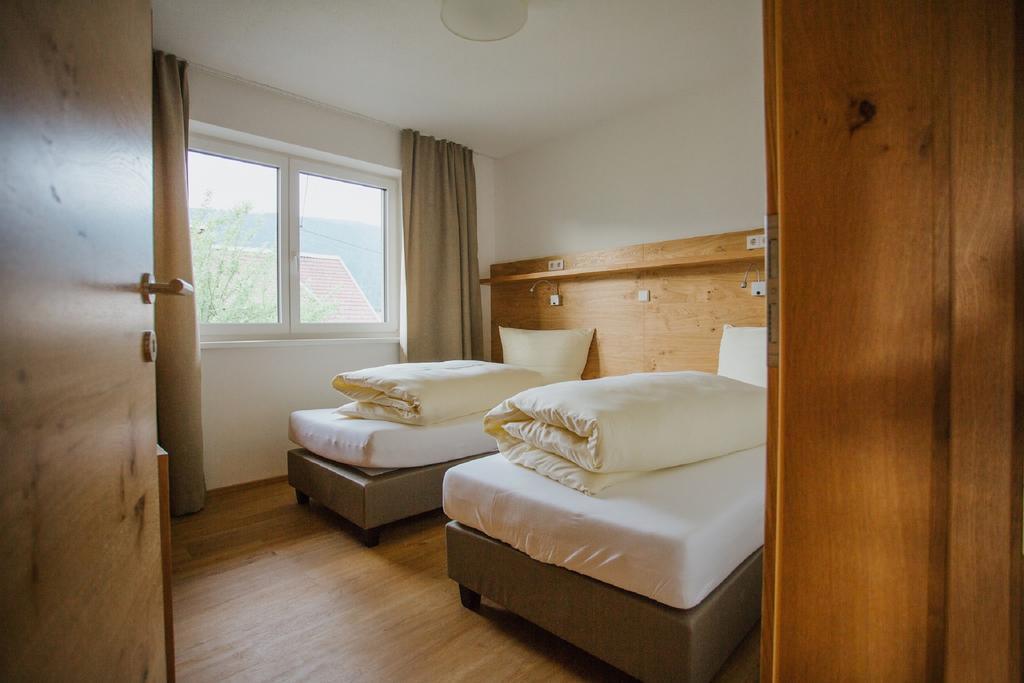 Apartmenthaus Strasswirt De Luxe Tröpolach Exterior foto