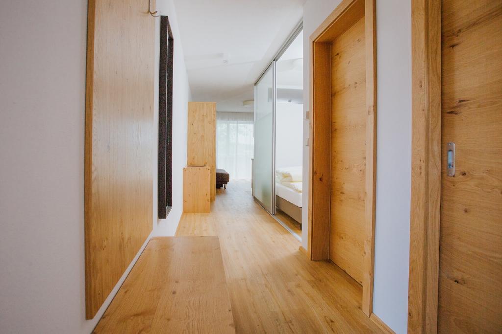 Apartmenthaus Strasswirt De Luxe Tröpolach Exterior foto