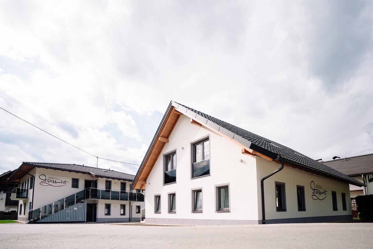 Apartmenthaus Strasswirt De Luxe Tröpolach Exterior foto