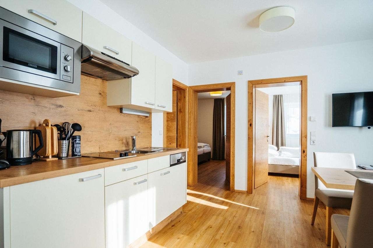 Apartmenthaus Strasswirt De Luxe Tröpolach Exterior foto